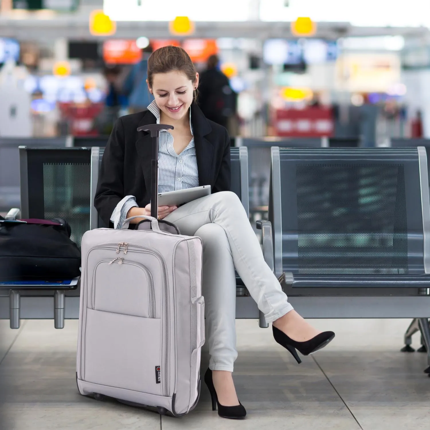 5 Cities (55x35x20cm) Lightweight Cabin Hand Luggage With a Retractable Telescopic Handle, Approved For Ryanair/easyJet/British Airways & more