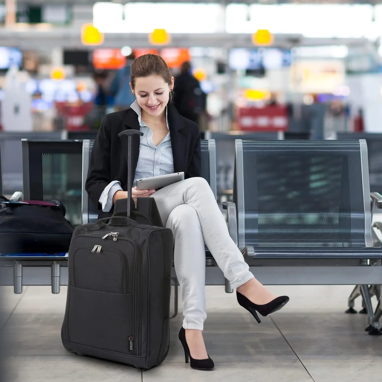 5 Cities (55x35x20cm) Lightweight Cabin Hand Luggage With a Retractable Telescopic Handle, Approved For Ryanair/easyJet/British Airways & more