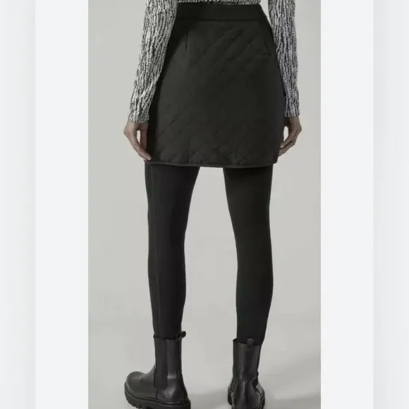 ATHLETA Apres Ski Mini Skirt NWT Quilted Black Size 14