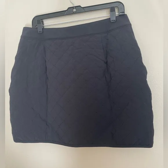 ATHLETA Apres Ski Mini Skirt NWT Quilted Black Size 14