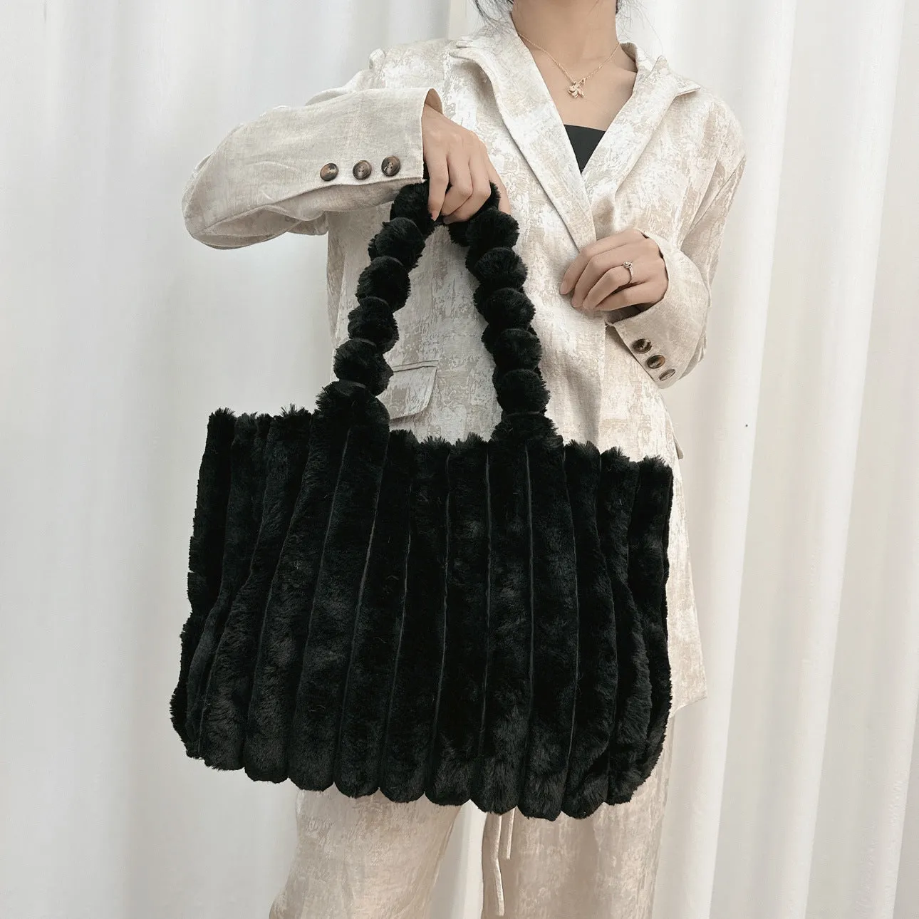 Autumn-Winter Fashion Bags for College Girls - New Arrival, Large Capacity, Commuter Tote Bags with a Sense of Luxury, Furry Shoulder Bags C-241202-2