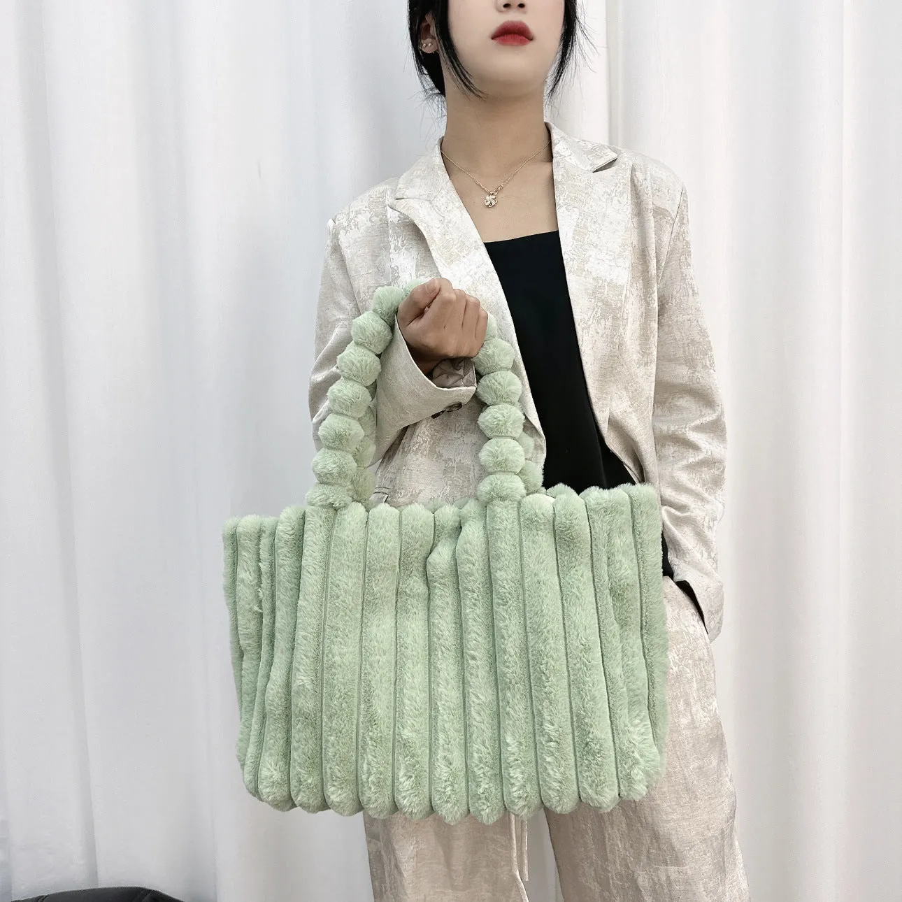 Autumn-Winter Fashion Bags for College Girls - New Arrival, Large Capacity, Commuter Tote Bags with a Sense of Luxury, Furry Shoulder Bags C-241202-2
