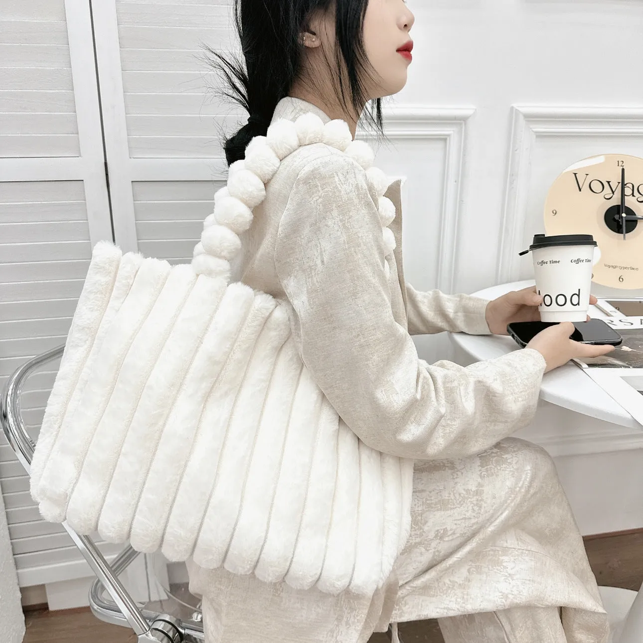 Autumn-Winter Fashion Bags for College Girls - New Arrival, Large Capacity, Commuter Tote Bags with a Sense of Luxury, Furry Shoulder Bags C-241202-2