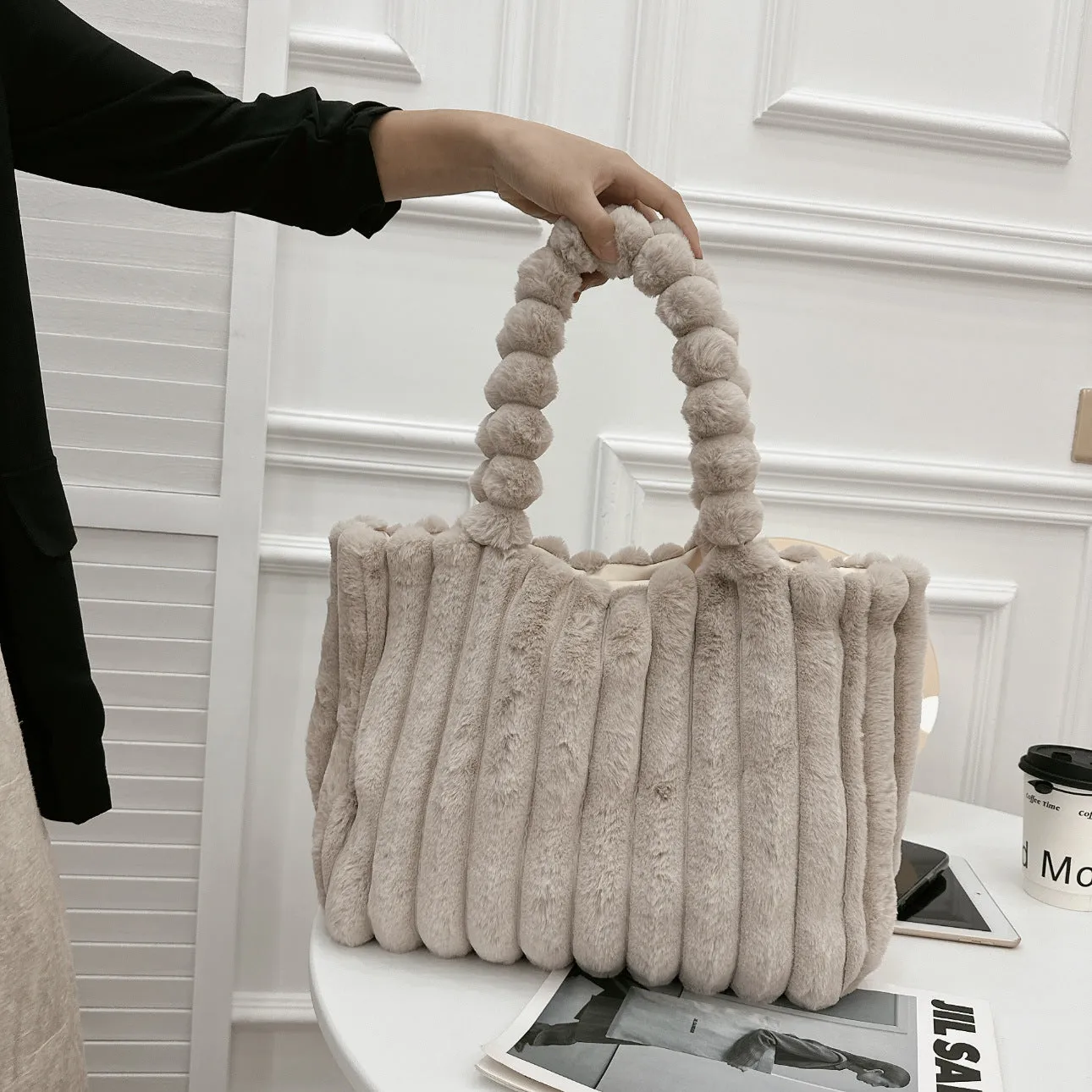 Autumn-Winter Fashion Bags for College Girls - New Arrival, Large Capacity, Commuter Tote Bags with a Sense of Luxury, Furry Shoulder Bags C-241202-2