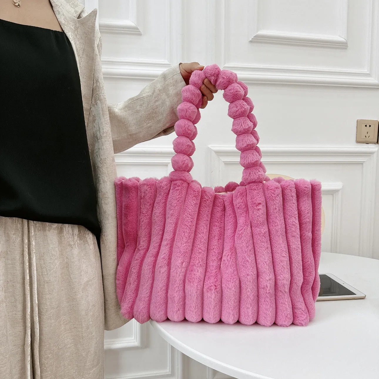 Autumn-Winter Fashion Bags for College Girls - New Arrival, Large Capacity, Commuter Tote Bags with a Sense of Luxury, Furry Shoulder Bags C-241202-2