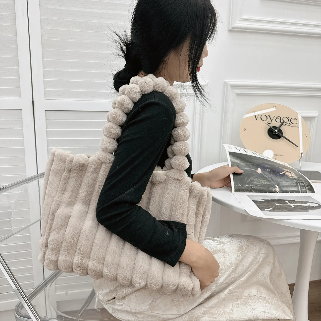 Autumn-Winter Fashion Bags for College Girls - New Arrival, Large Capacity, Commuter Tote Bags with a Sense of Luxury, Furry Shoulder Bags C-241202-2