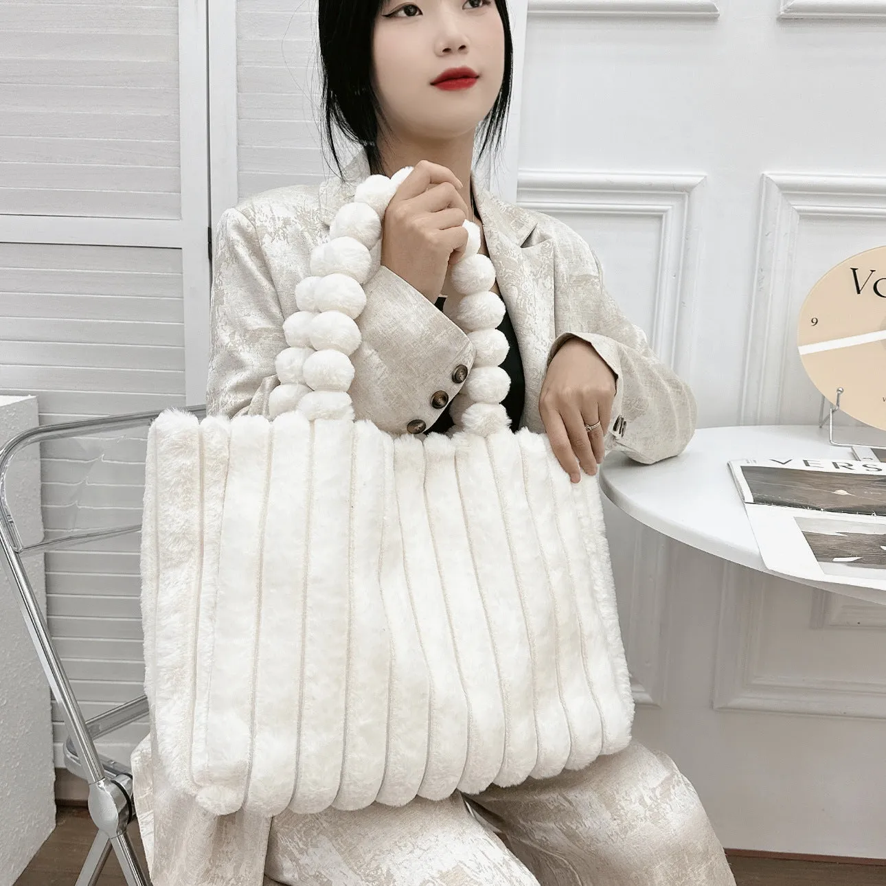 Autumn-Winter Fashion Bags for College Girls - New Arrival, Large Capacity, Commuter Tote Bags with a Sense of Luxury, Furry Shoulder Bags C-241202-2