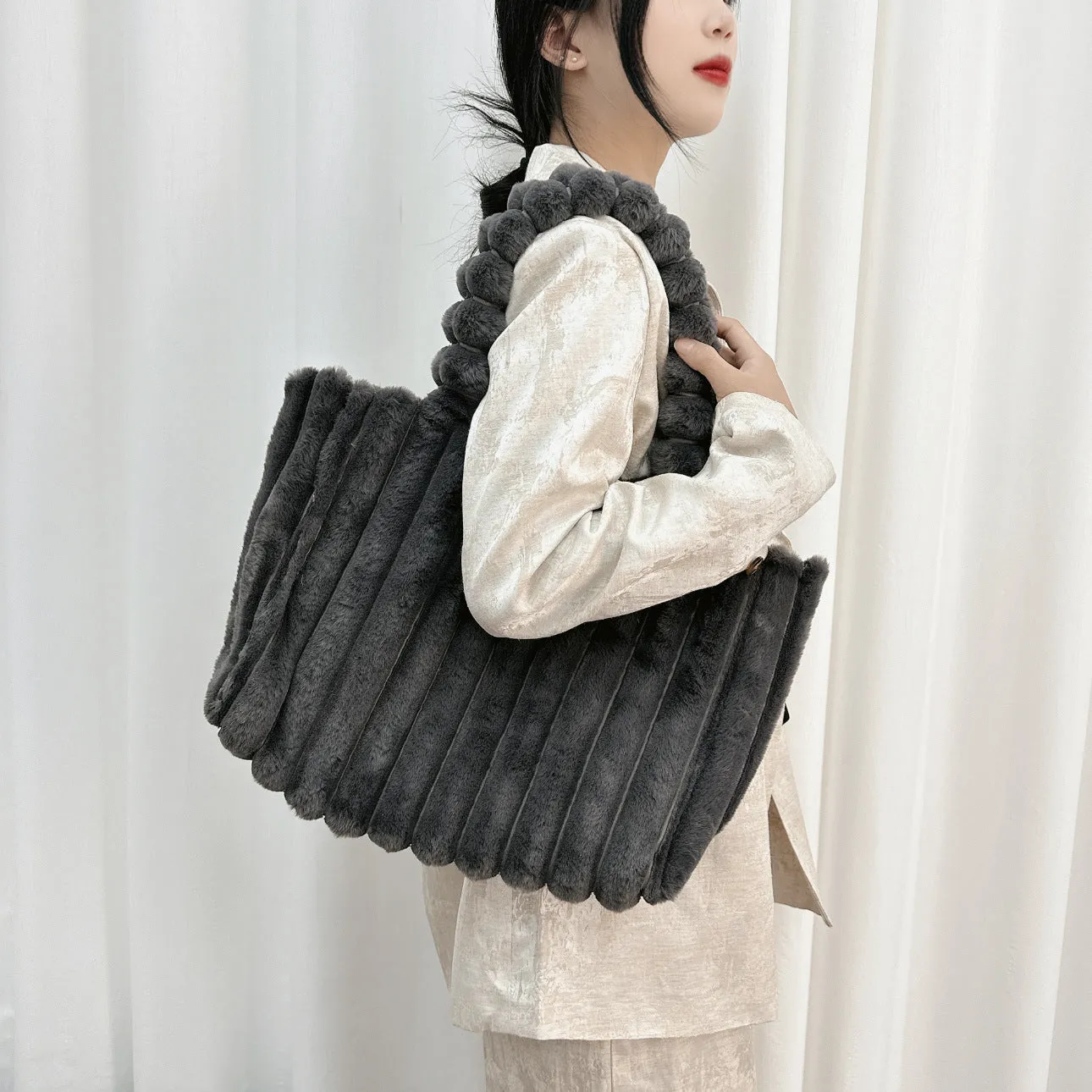 Autumn-Winter Fashion Bags for College Girls - New Arrival, Large Capacity, Commuter Tote Bags with a Sense of Luxury, Furry Shoulder Bags C-241202-2