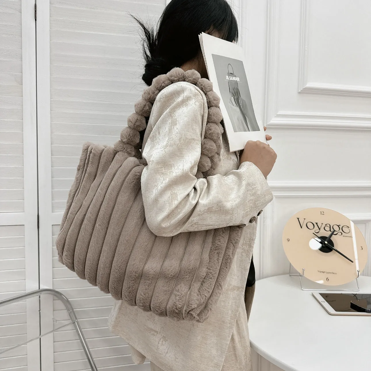 Autumn-Winter Fashion Bags for College Girls - New Arrival, Large Capacity, Commuter Tote Bags with a Sense of Luxury, Furry Shoulder Bags C-241202-2
