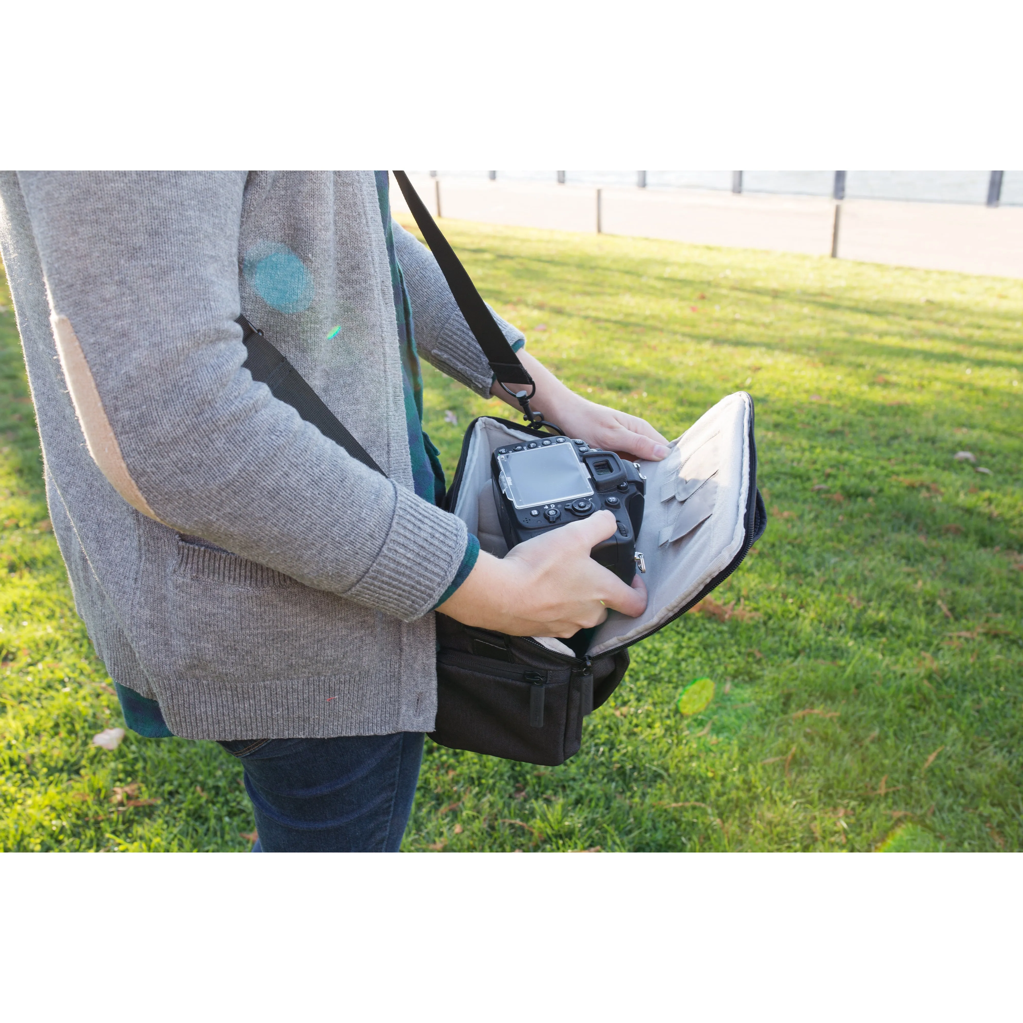 Cityscape 30 Shoulder Bag - Charcoal Grey