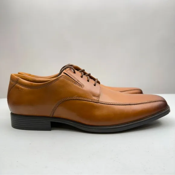 Clarks Men's Tilden Walk Oxford Size 10M