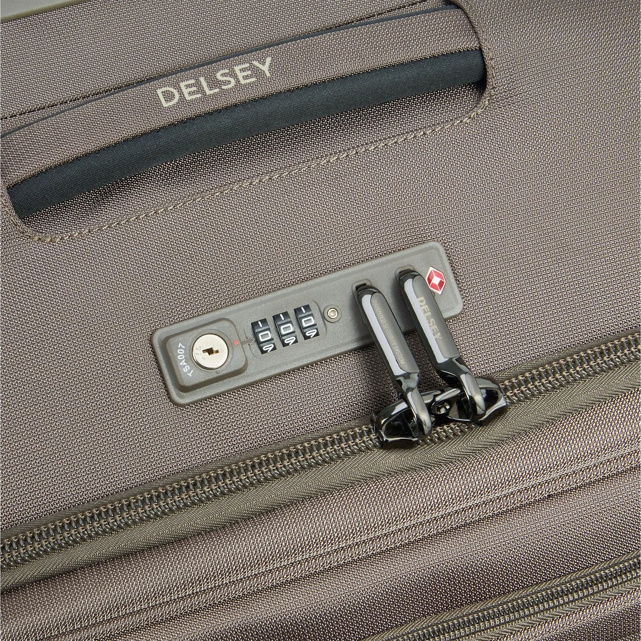 Delsey Helium DLX 29" Expandable Spinner Upright