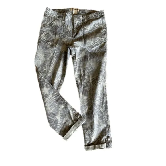 Democracy Flex-ellent Palm Leaf Button Cuff Crop 4-Pocket Stretchy Casual Jeans