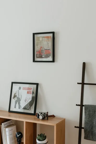 DOCUMENT BLACK FRAMES