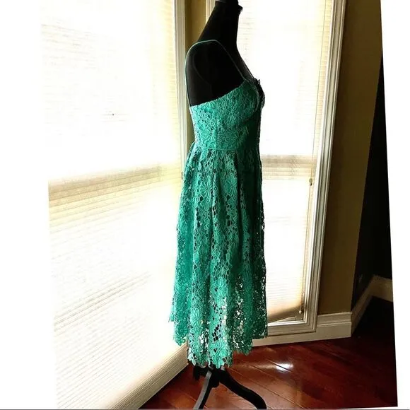 Donna Morgan Spaghetti String Straps Lacy Dress NWT siz 2