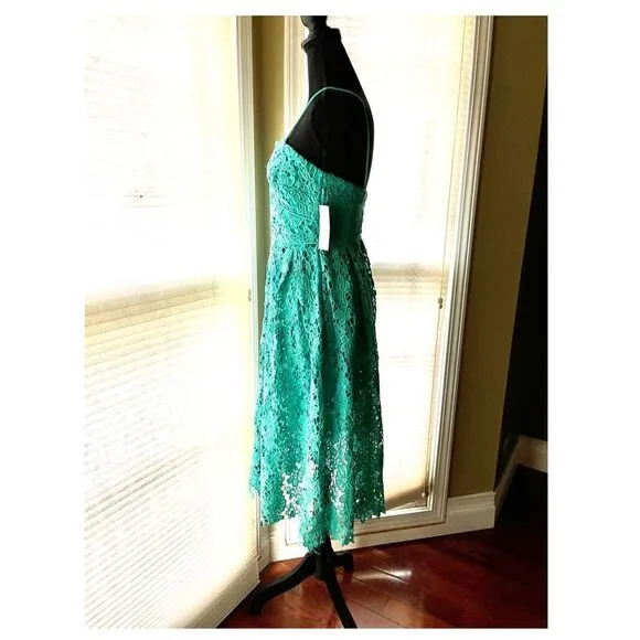 Donna Morgan Spaghetti String Straps Lacy Dress NWT siz 2