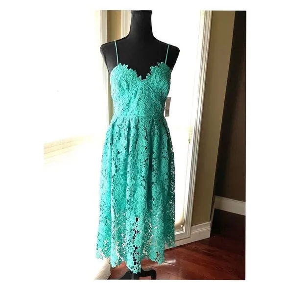 Donna Morgan Spaghetti String Straps Lacy Dress NWT siz 2