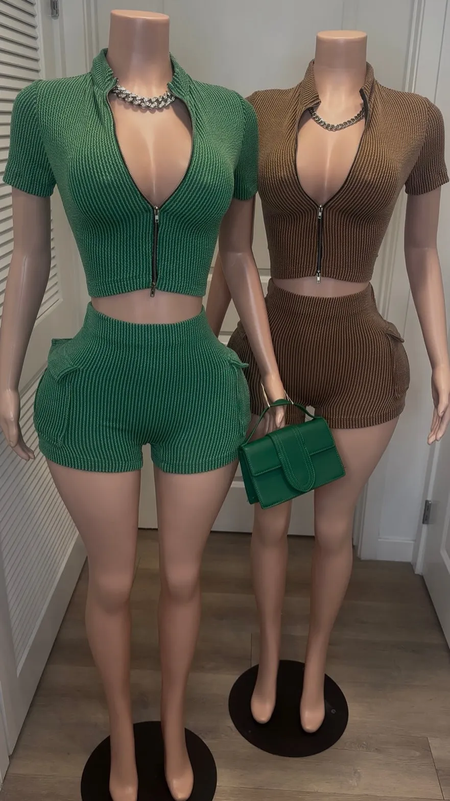 FAR FROM AVERAGE SET || 2 COLORS