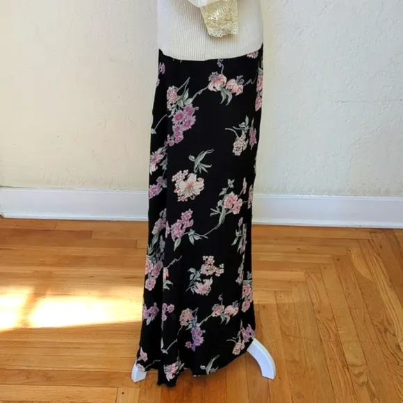 Flynn Skye Black Floral Print Wrap it Up Maxi Skirt Size Small