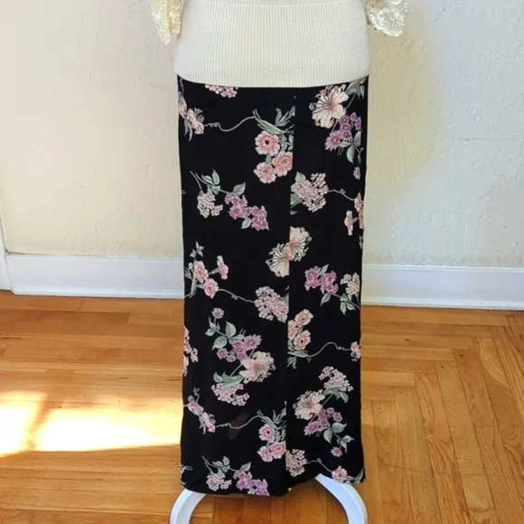 Flynn Skye Black Floral Print Wrap it Up Maxi Skirt Size Small