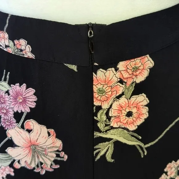 Flynn Skye Black Floral Print Wrap it Up Maxi Skirt Size Small