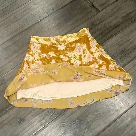 Free People Margaux Velvet Floral Mini Skirt - Size 10