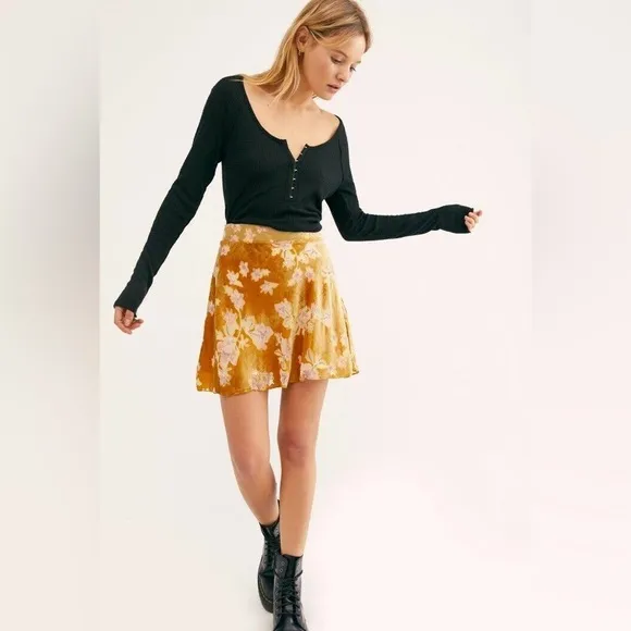 Free People Margaux Velvet Floral Mini Skirt - Size 10