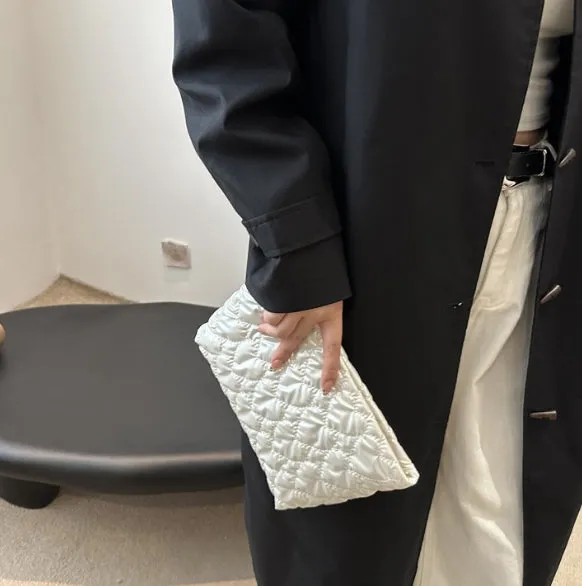Heart-shaped Cosmetic Bag / Love-shaped Cosmetic Bag / Lipstick Clutch / Cute Toiletry and Storage Pouch C-241202-1