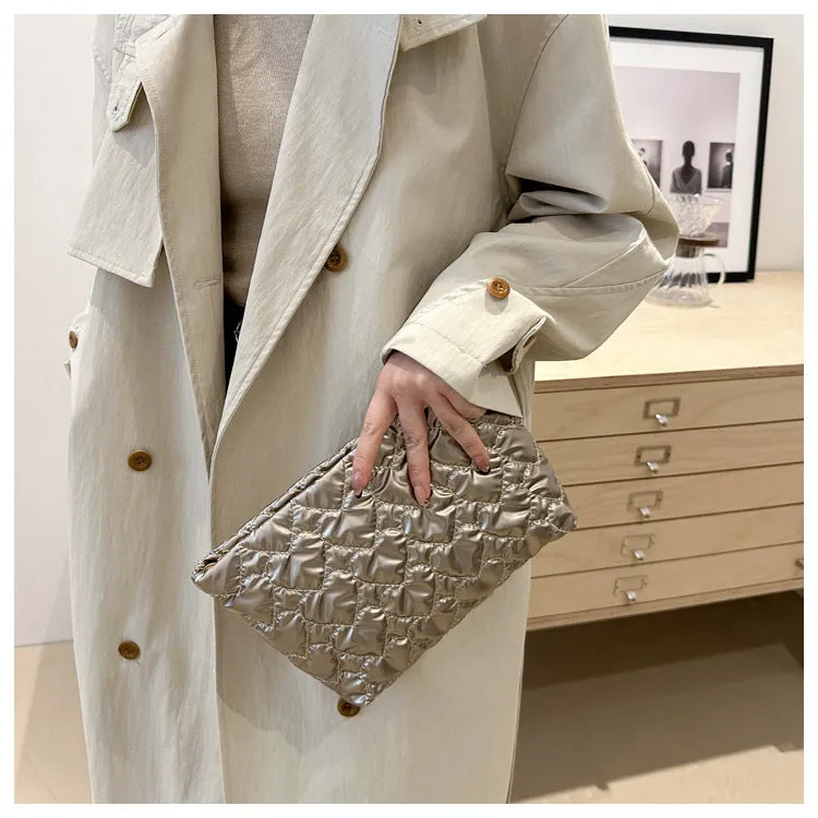 Heart-shaped Cosmetic Bag / Love-shaped Cosmetic Bag / Lipstick Clutch / Cute Toiletry and Storage Pouch C-241202-1