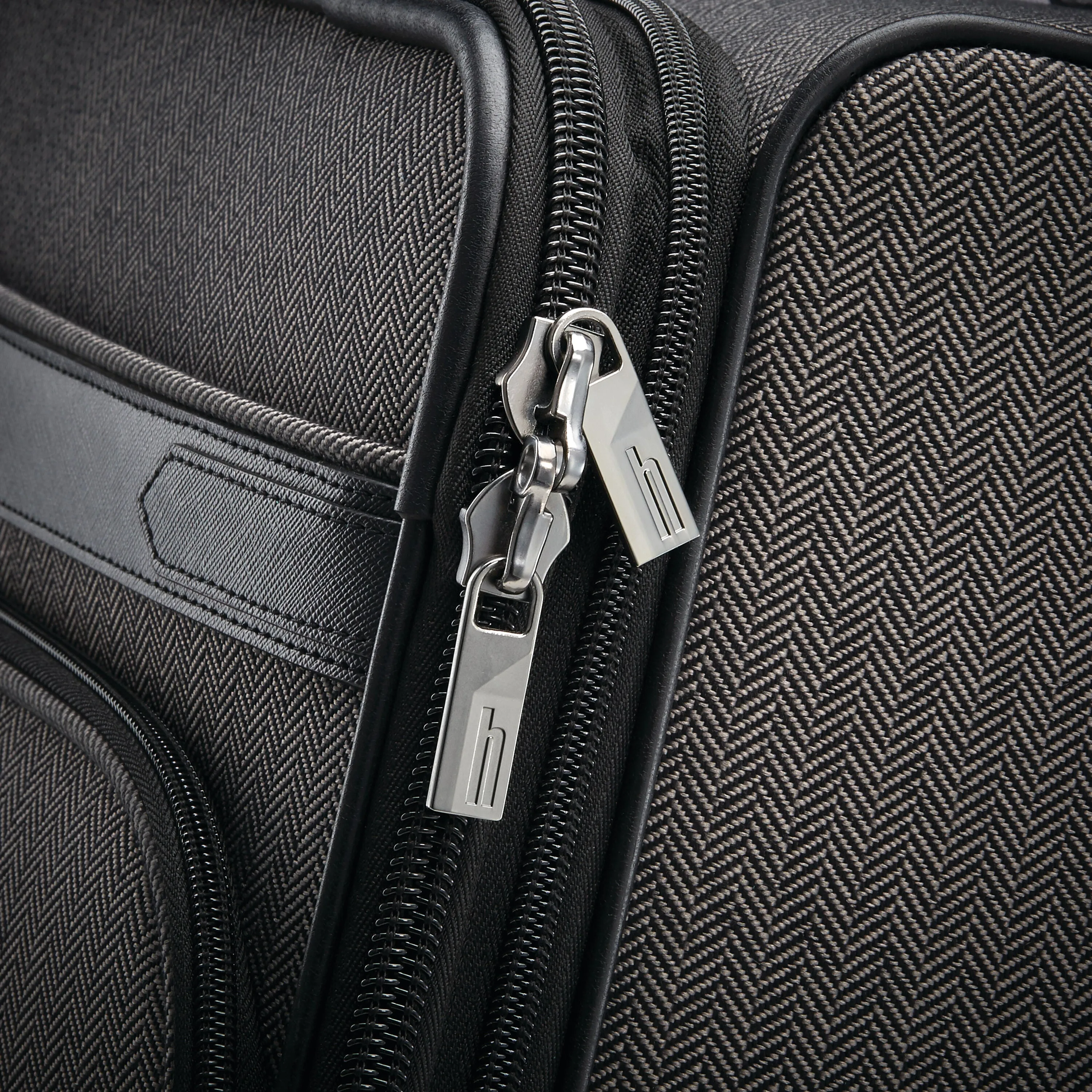 Herringbone Deluxe Medium Journey Expandable Spinner