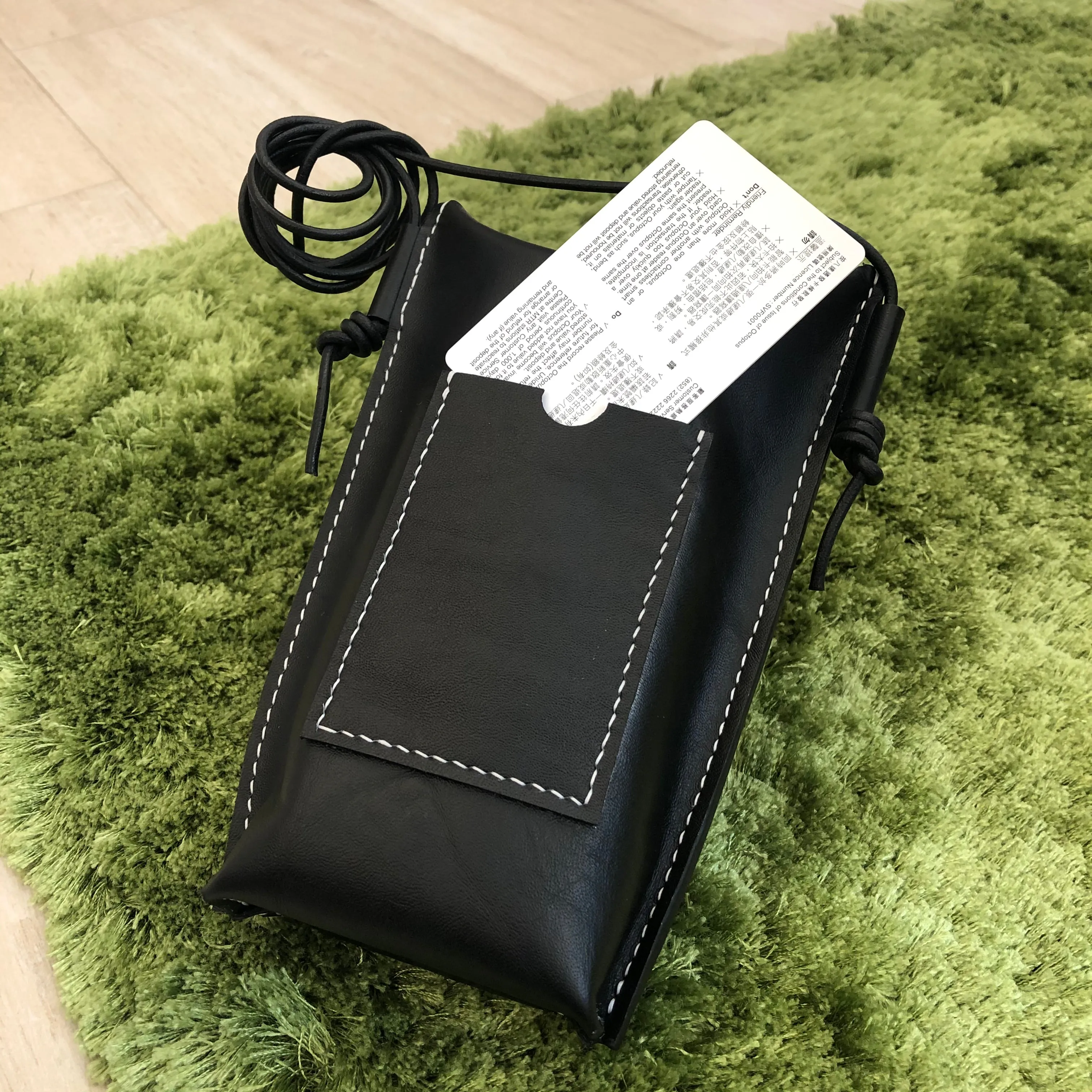 L01-0003 Cross body leather pouch for phone