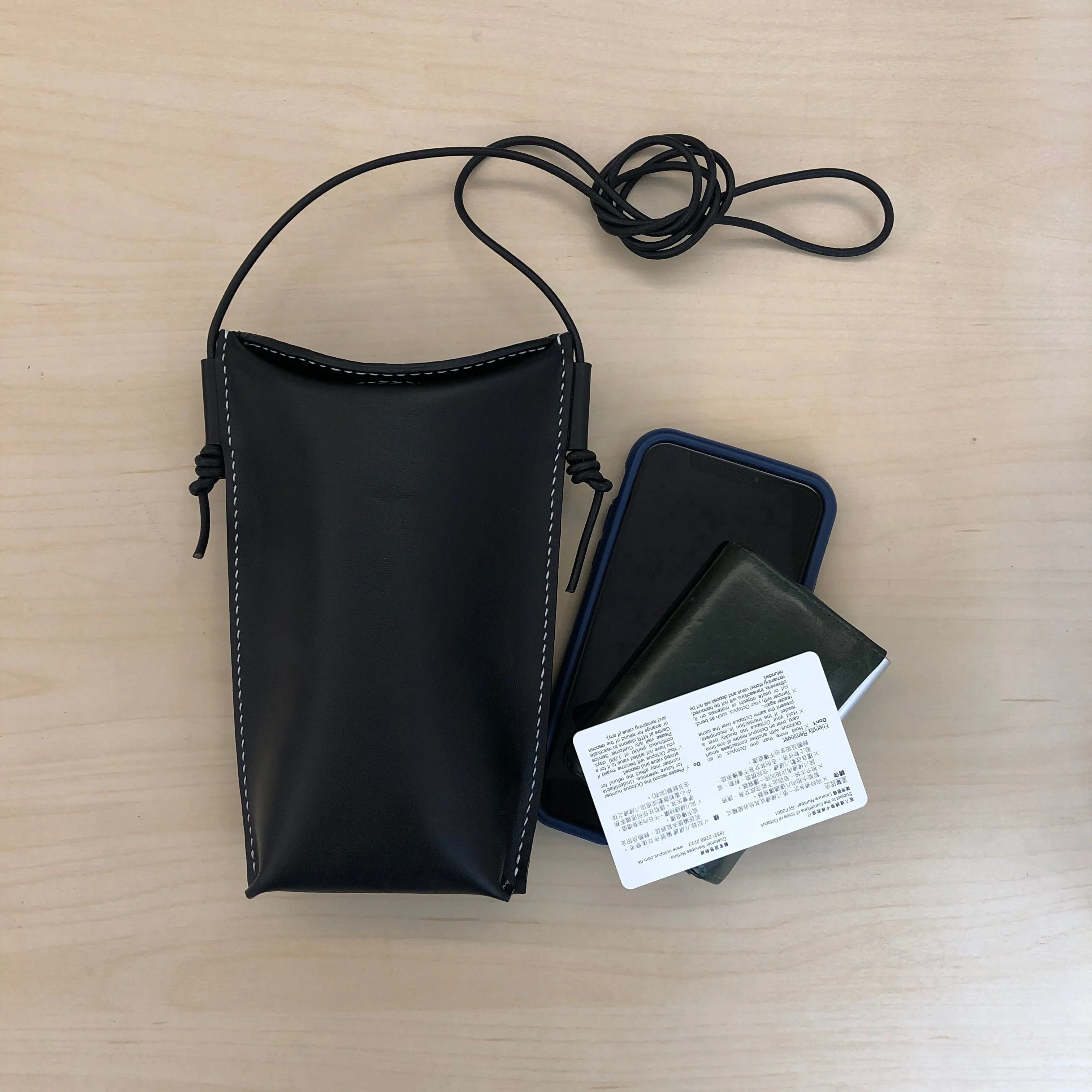L01-0003 Cross body leather pouch for phone