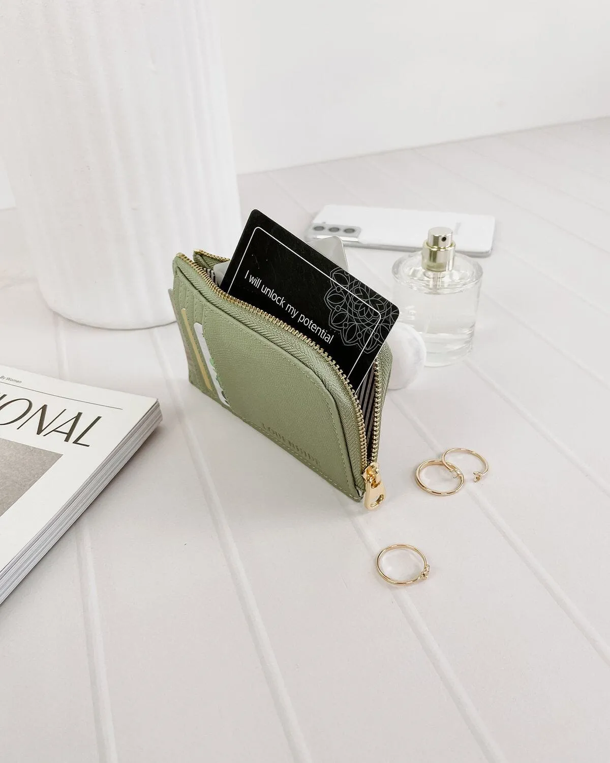 LOUENHIDE Dexter Cardholder - Sage Green