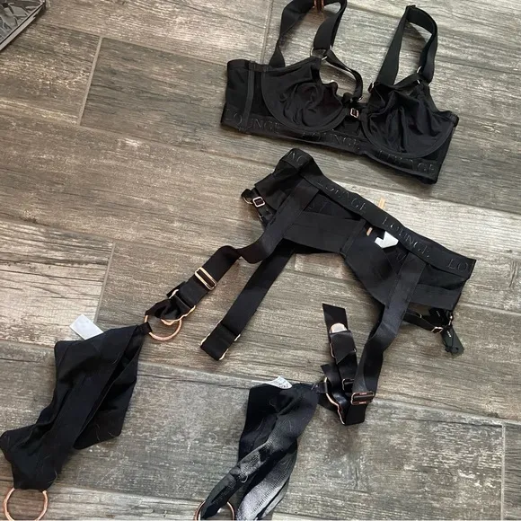 Lounge Underwear Venus Intimates Set Black