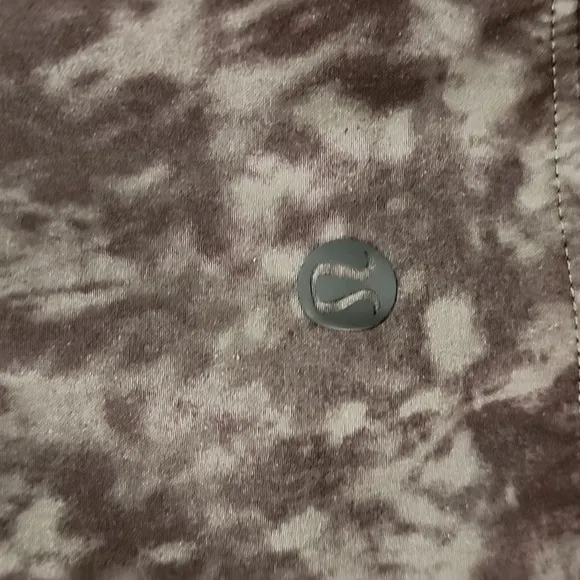 Lululemon Bombs Away Jacket in Black/Summer Shade Medium Olive Dark Olive EUC