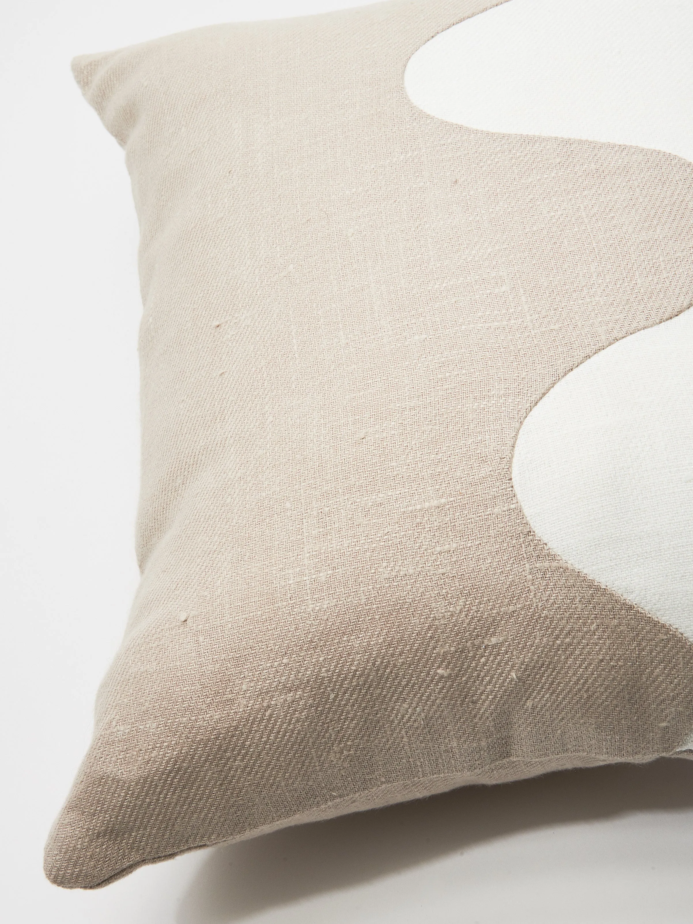 Natural/White Waves Pillow