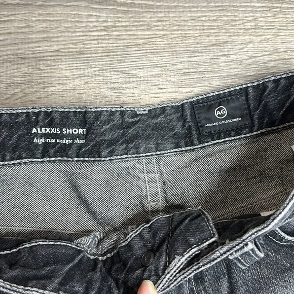 NEW AG Adriano Goldschmied Women’s Alexxis High Rise Wedgie Short Black Wash 26R