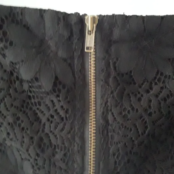 NWOT Lovers   Friends  Black Floral Lace Bandeau