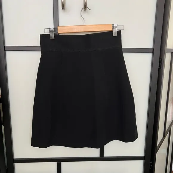 NWT Massimo Dutti Womens Skirt US 4 EU 24 Black 5217/861