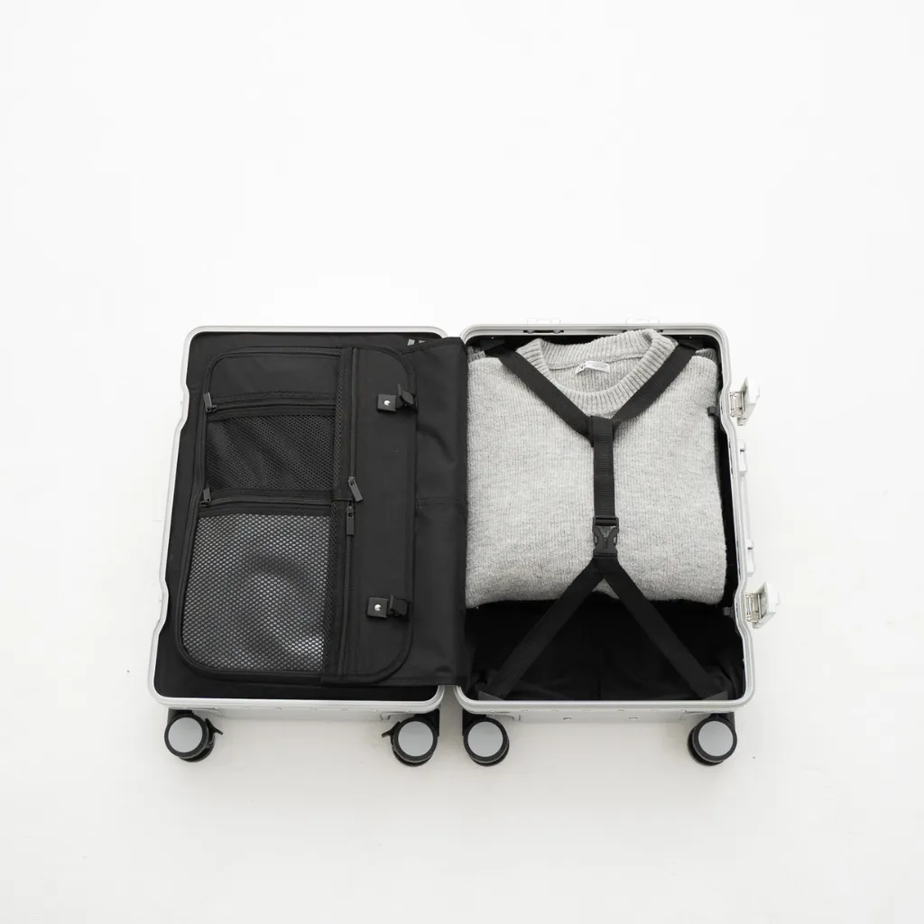 PRIME USB CHARGER SUITCASE | SILVER