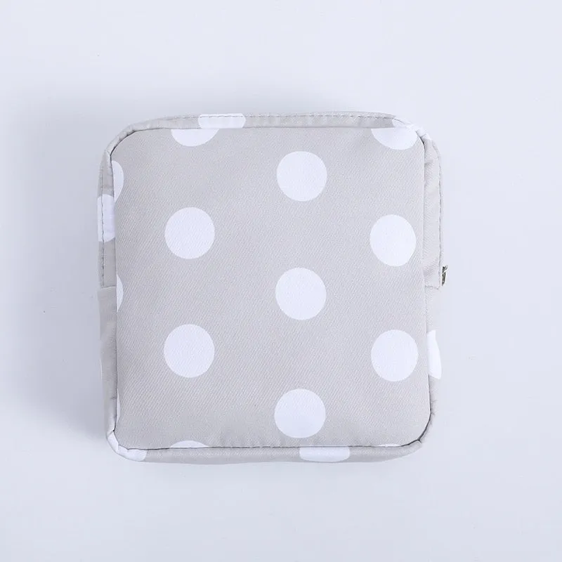 Realaiot 1PCS Women Cosmetic Bag Case Necessary Cute Travel Organizer Fashion Girl  Lipstick Sanitary Pads Toiletry Bags Makeup Pouch Bag