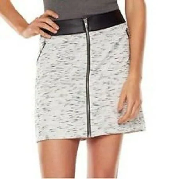 Rock and Republic| Zipped front Mini Skirt