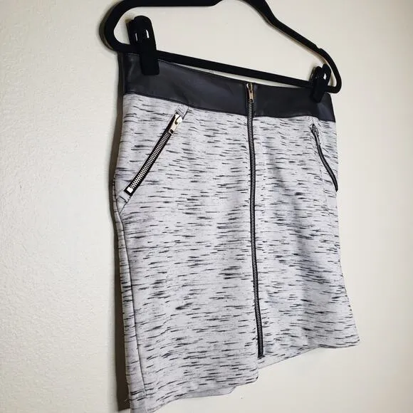 Rock and Republic| Zipped front Mini Skirt