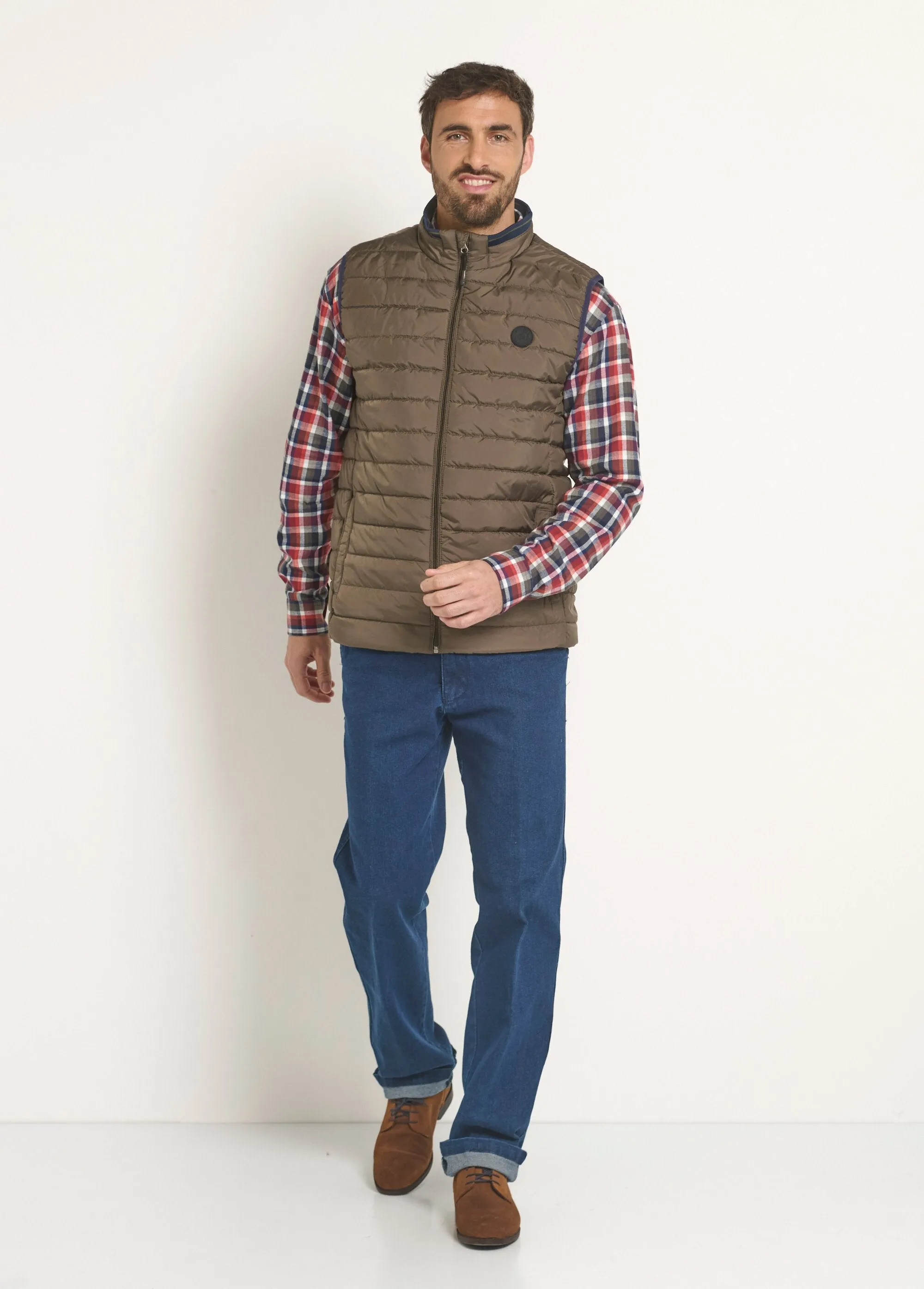 Sleeveless water-repellent quilted jacket