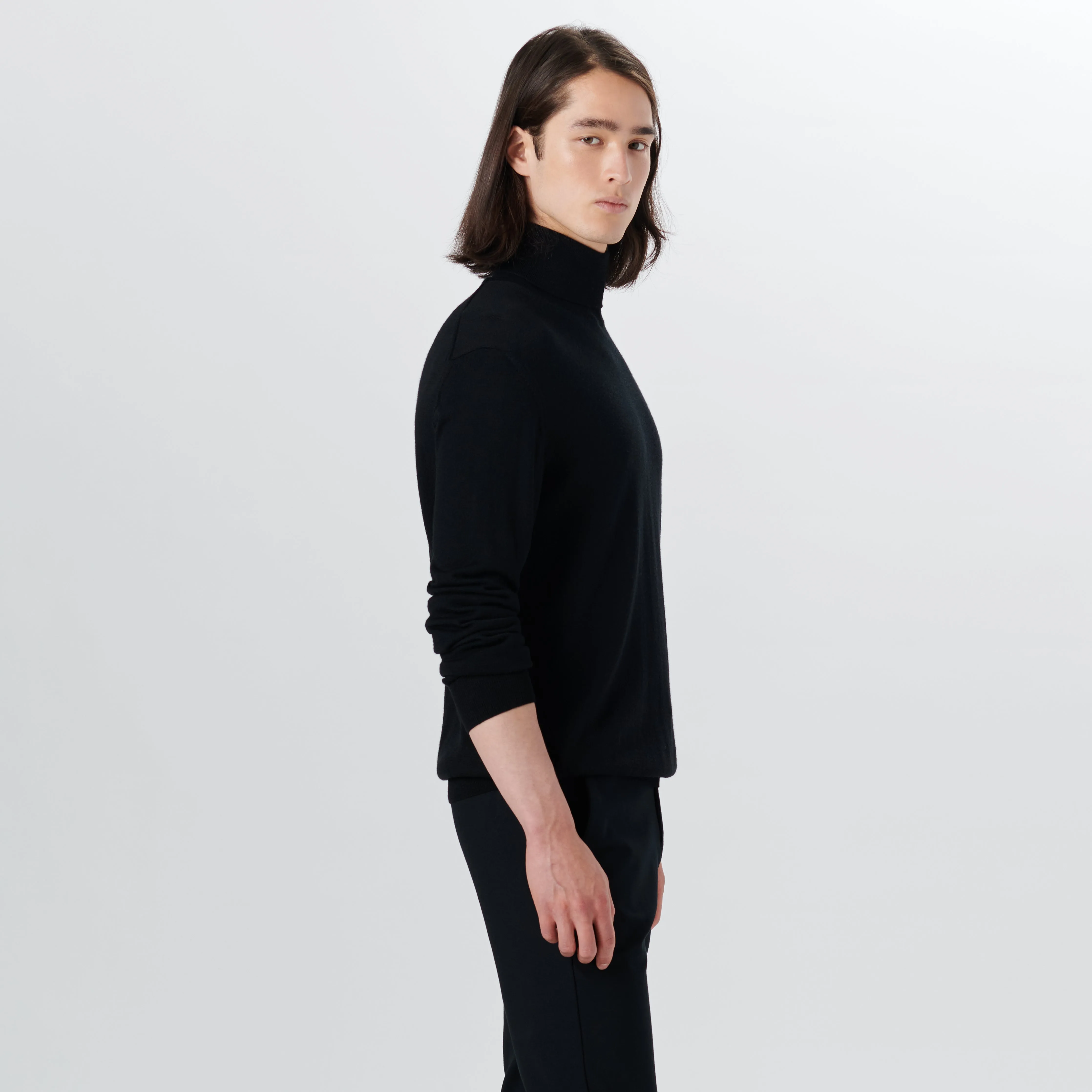 Super Merino Turtle Neck Solid Sweater