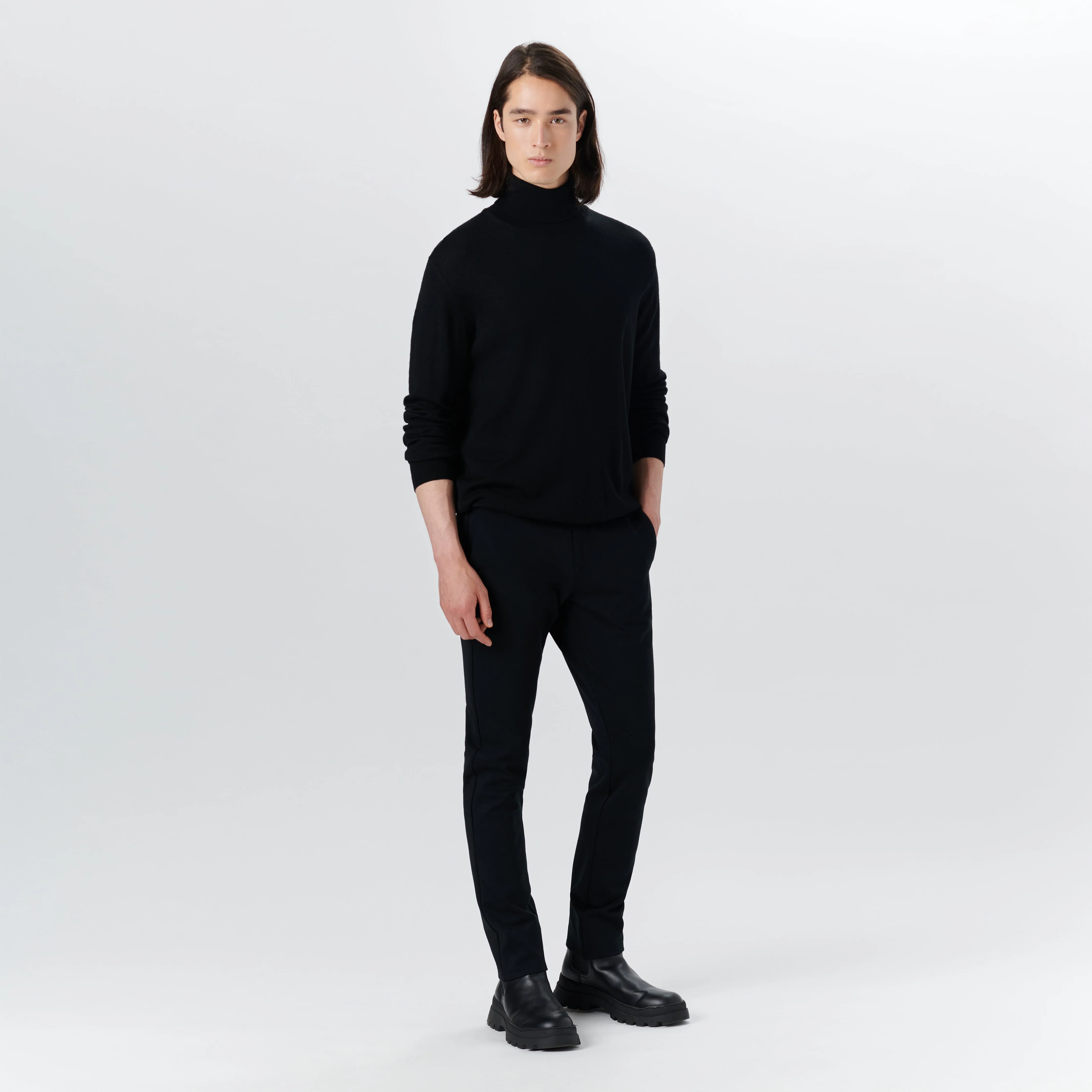 Super Merino Turtle Neck Solid Sweater
