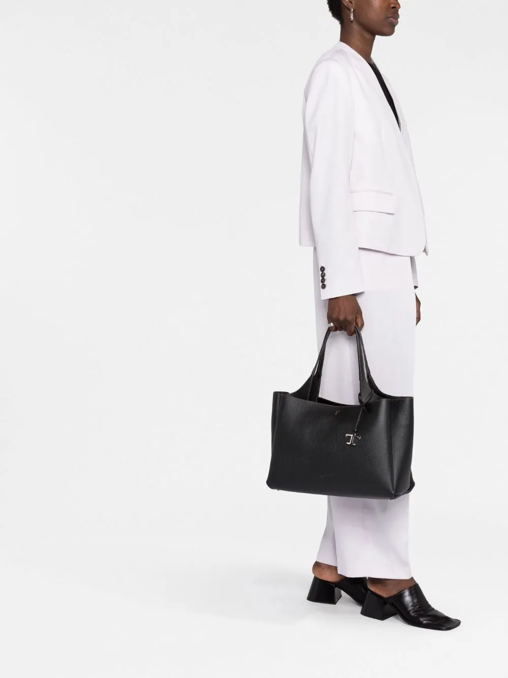 T timeless medium leather tote bag