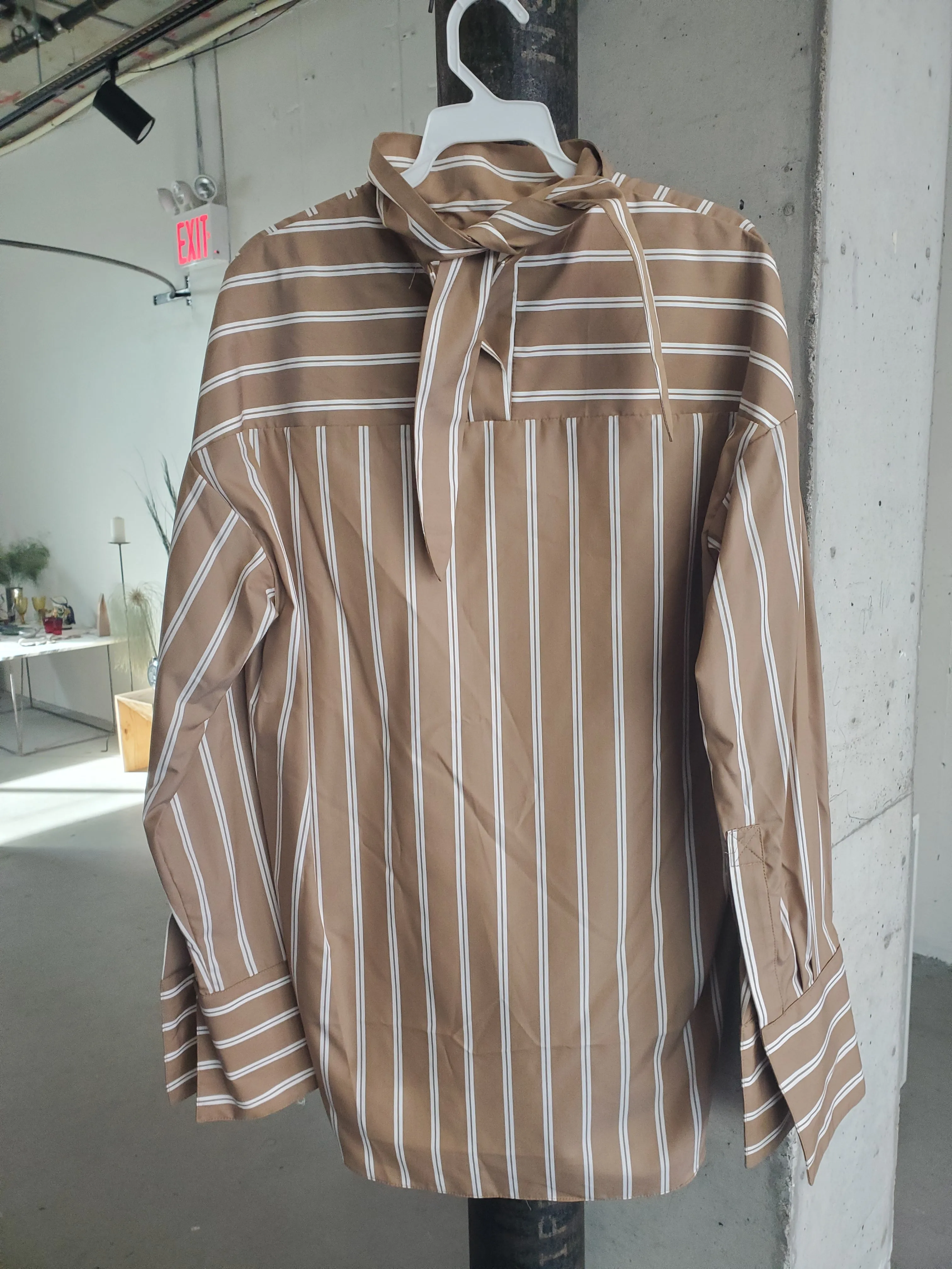 Tie Back Mockneck - Camel stripe