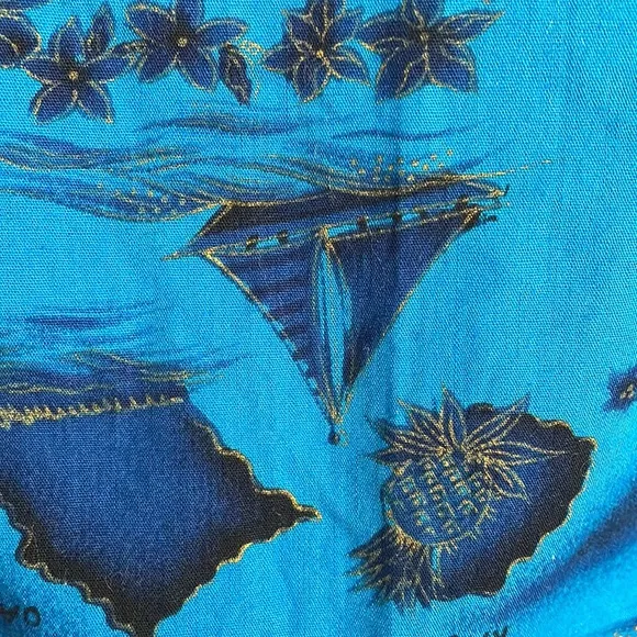 UI MAIKAI MADE IN HAWAII VINTAGE 60s mumu caftan dress. Hawaii graphics Royal