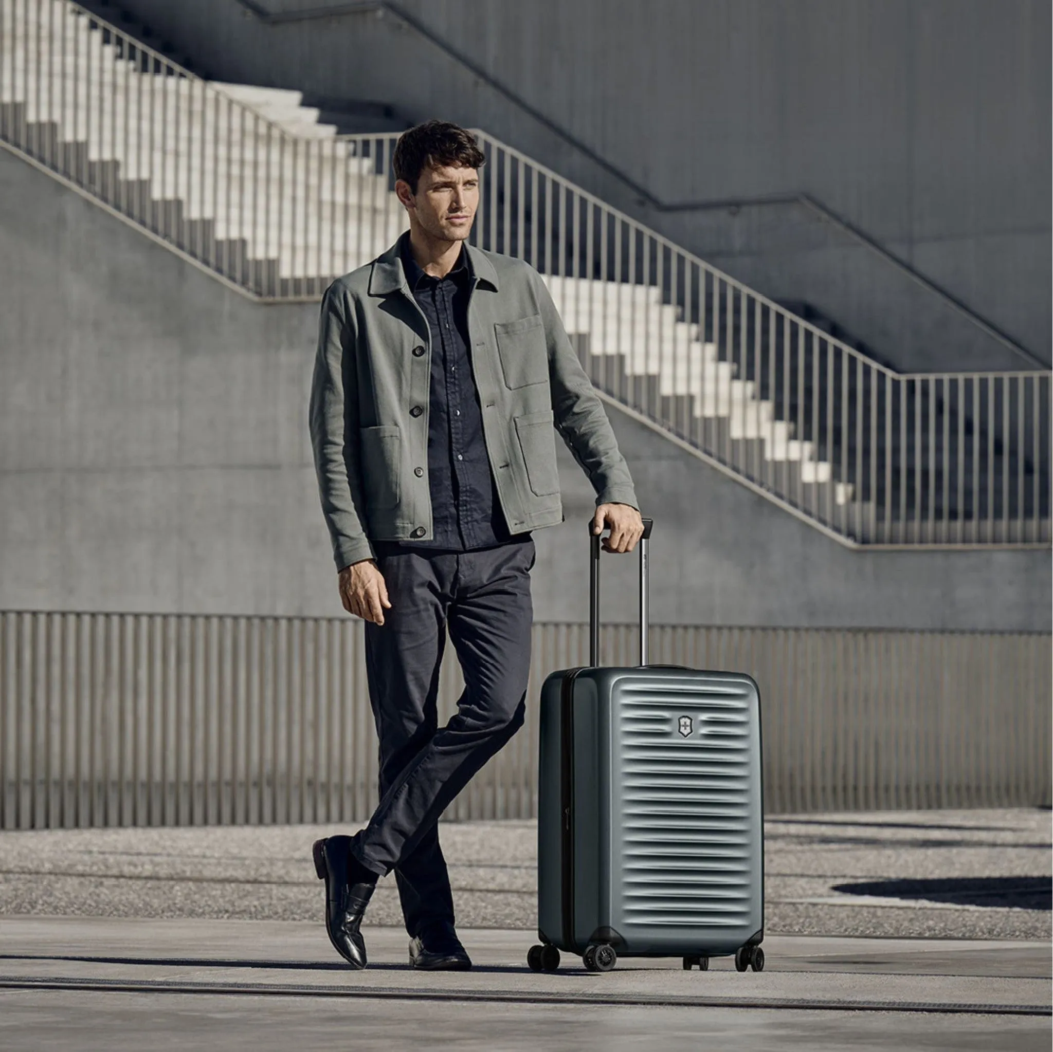 Victorinox Airox Advanced Medium Hardside Case